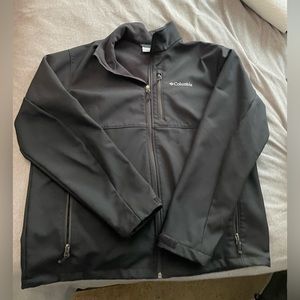 Men’s Columbia soft shell jacket size XL